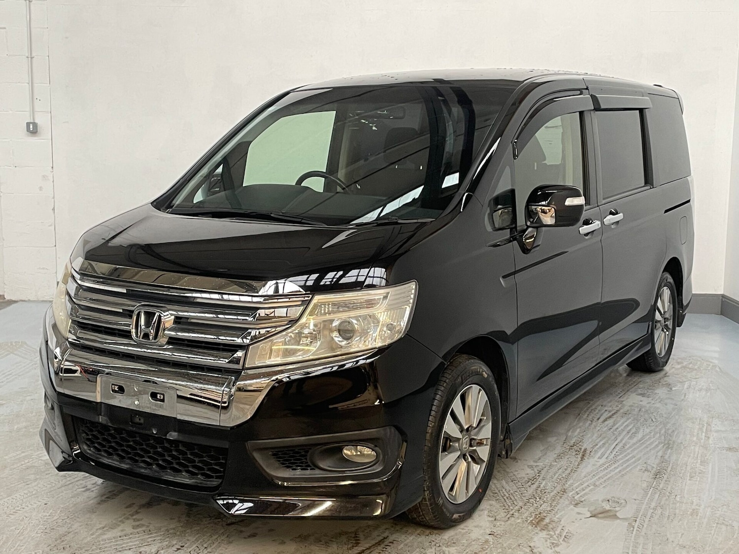 Used Honda Stepwagon 2014 for sale - 77039052: Photo 6