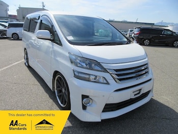 2012 - 2.4 Z + 8 Seats 5-Door