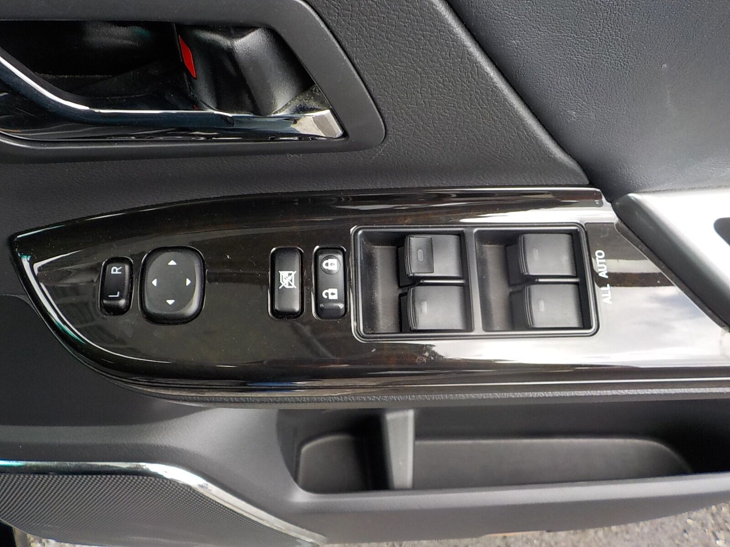 Used Toyota Alphard 2013 for sale - 77039035: Photo 22