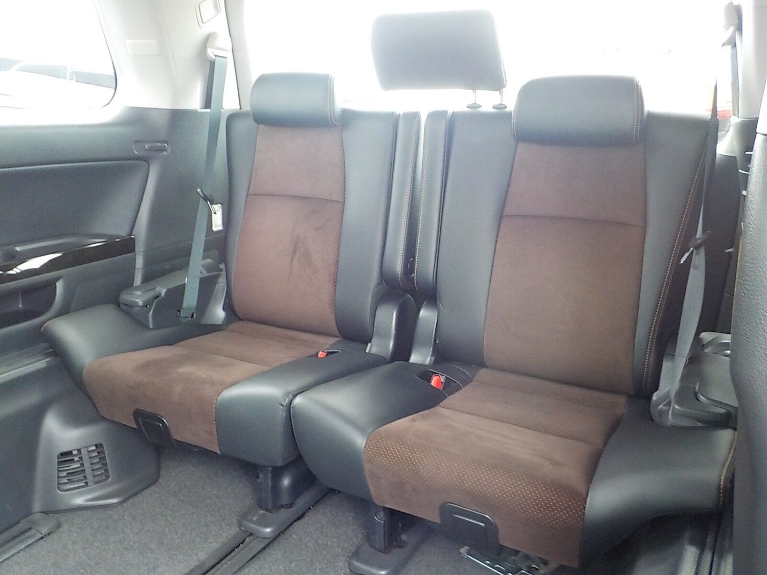 Used Toyota Alphard 2013 for sale - 77039035: Photo 25