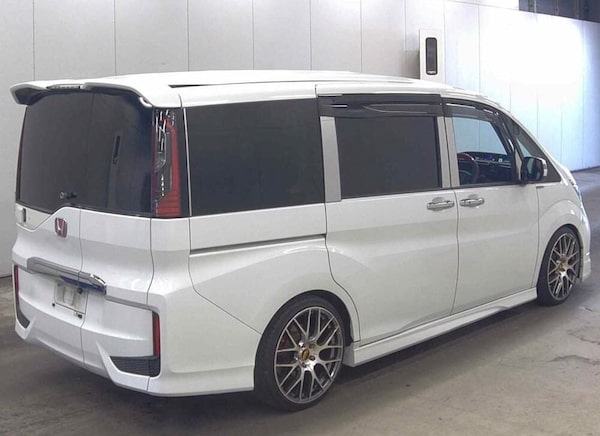 Used Honda Stepwagon 2015 for sale - 73850058: Photo 4