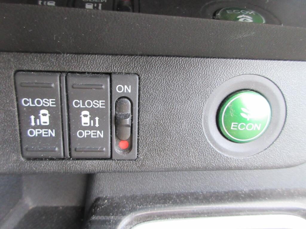 Used Honda Stepwagon 2015 for sale - 77039075: Photo 22