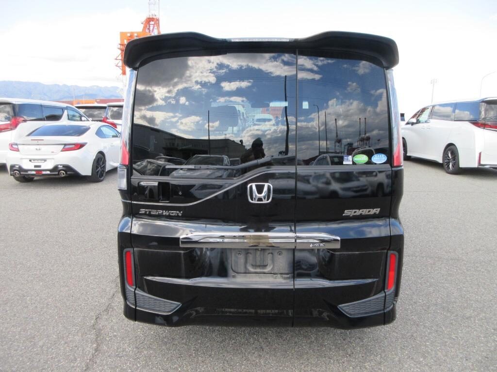 Used Honda Stepwagon 2015 for sale - 77039075: Photo 5