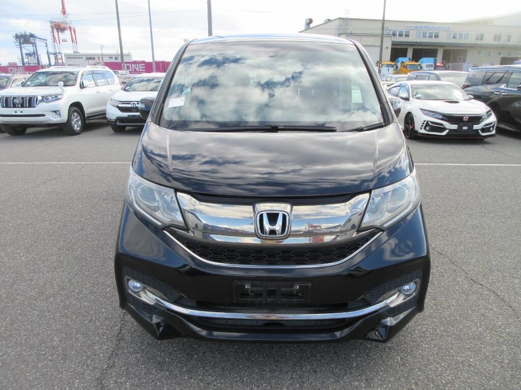 Used Honda Stepwagon 2015 for sale - 77039075: Photo 9