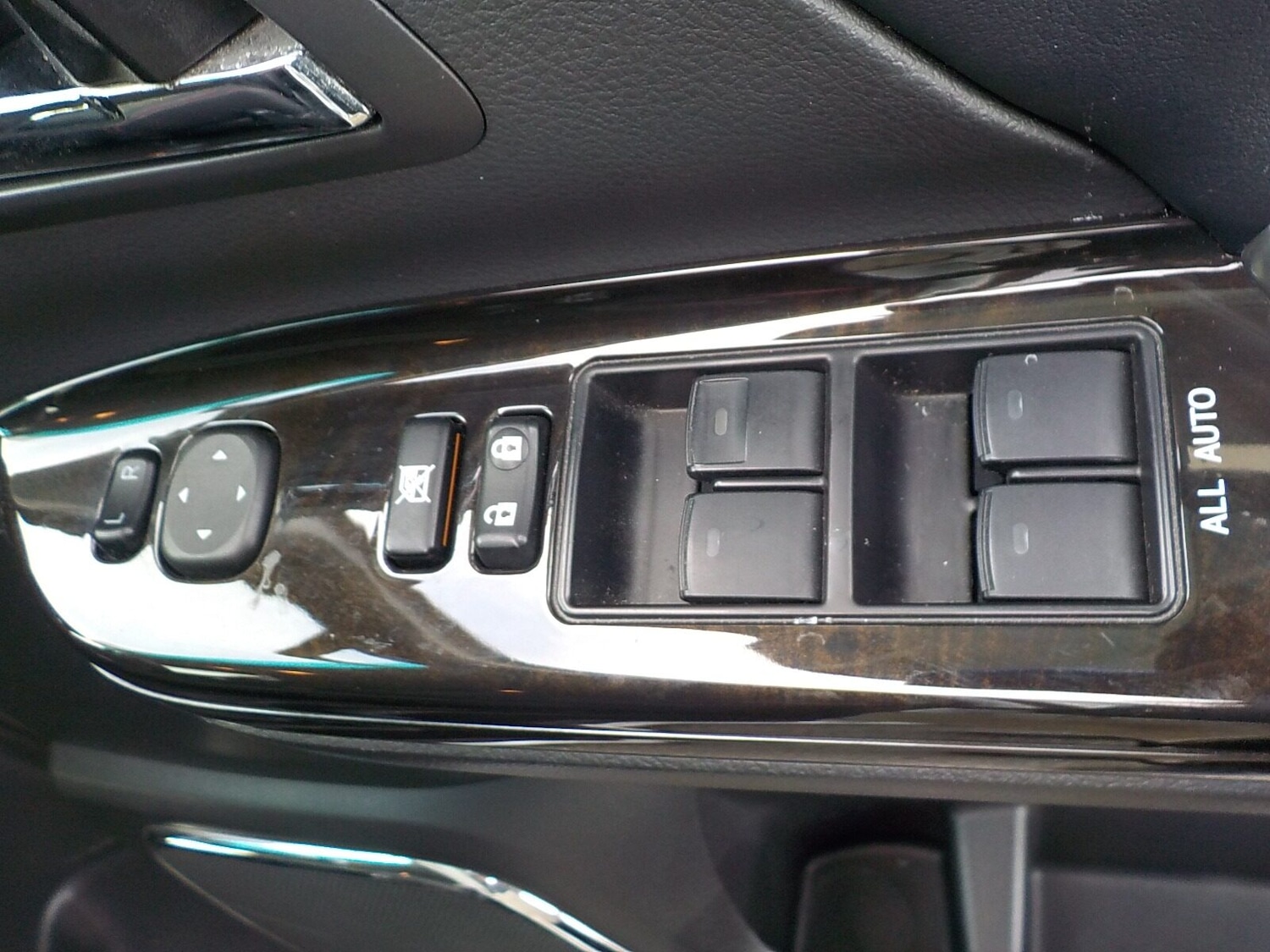 Used Toyota Vellfire 2013 for sale - 77039048: Photo 27