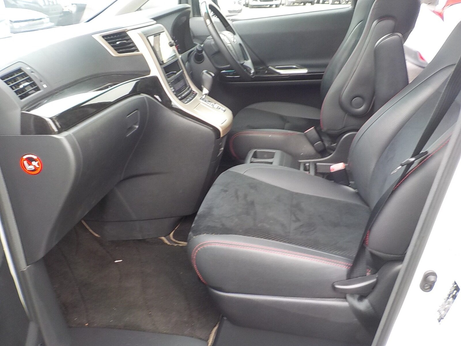 Used Toyota Vellfire 2013 for sale - 77039048: Photo 28