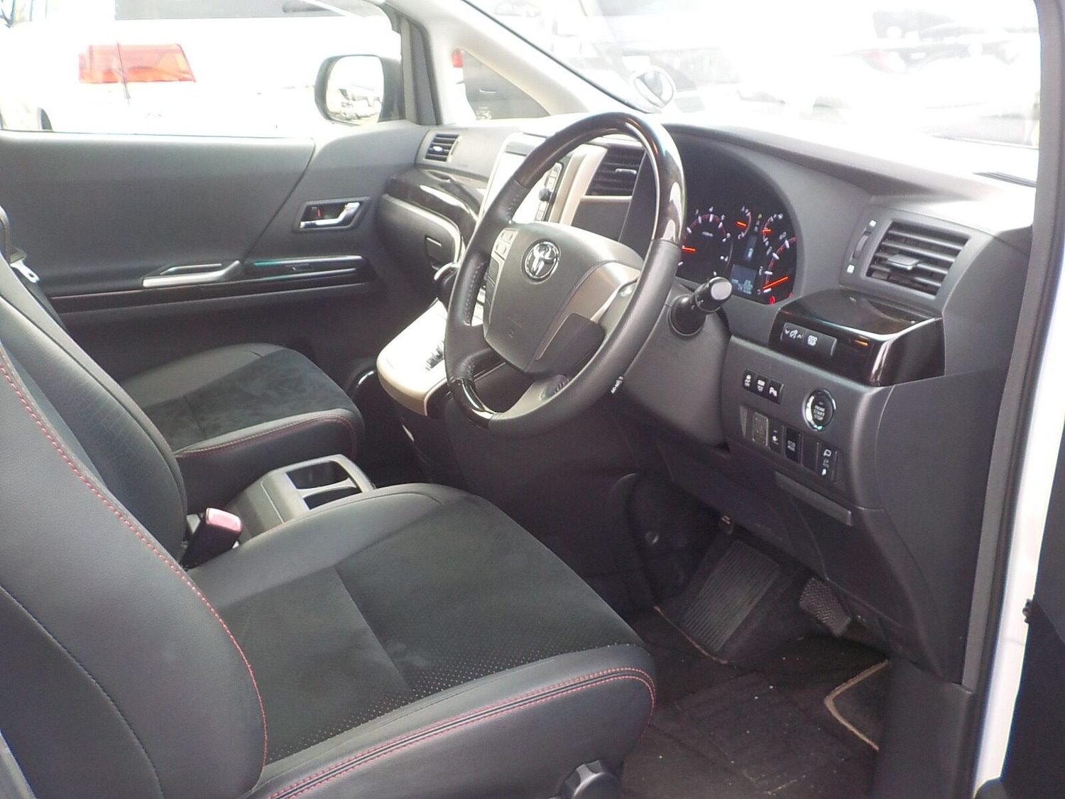 Used Toyota Vellfire 2013 for sale - 77039048: Photo 29