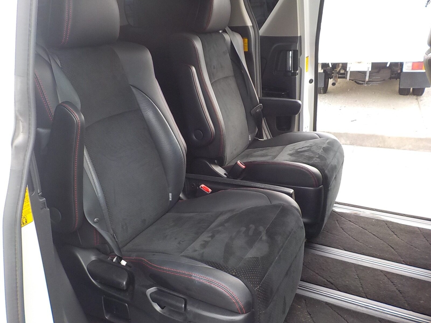 Used Toyota Vellfire 2013 for sale - 77039048: Photo 30