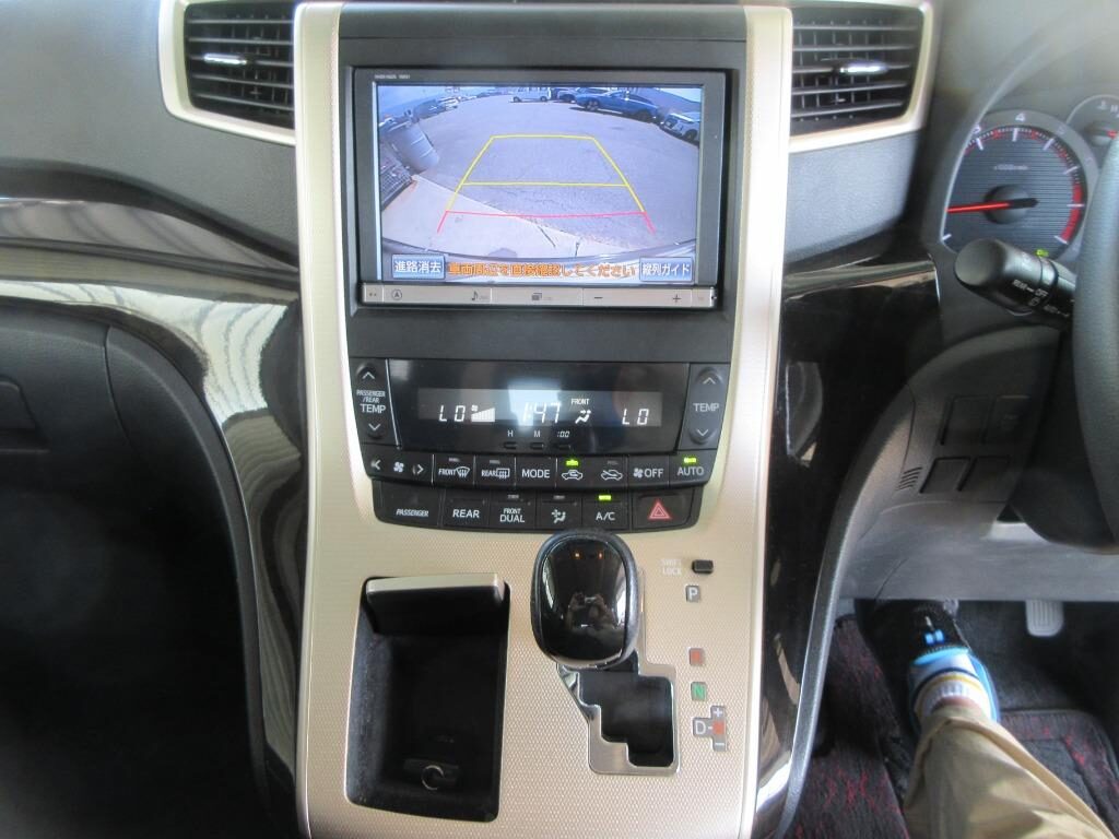 Used Toyota Vellfire 2013 for sale - 77039077: Photo 14