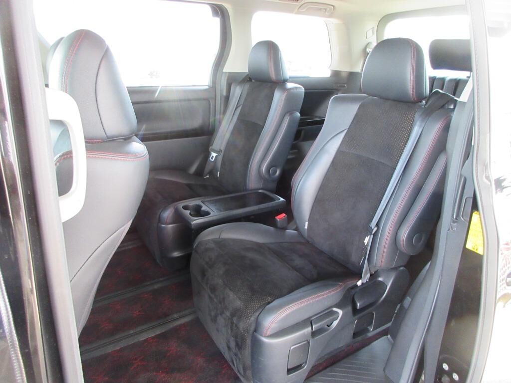 Used Toyota Vellfire 2013 for sale - 77039077: Photo 23