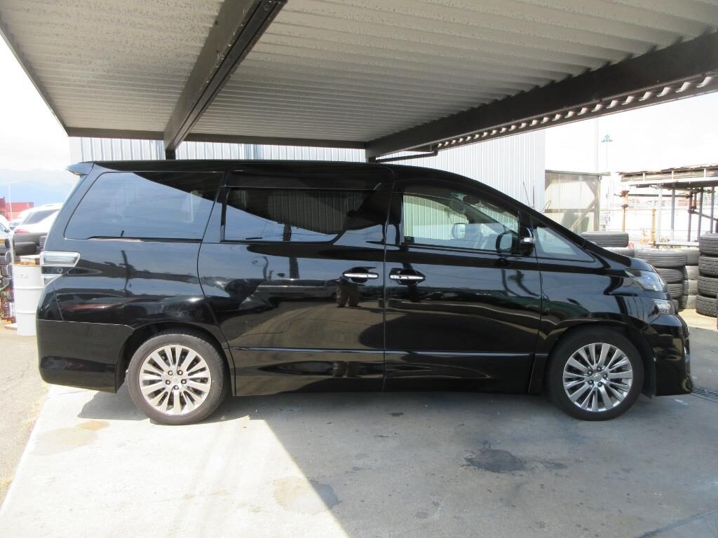 Used Toyota Vellfire 2013 for sale - 77039077: Photo 3