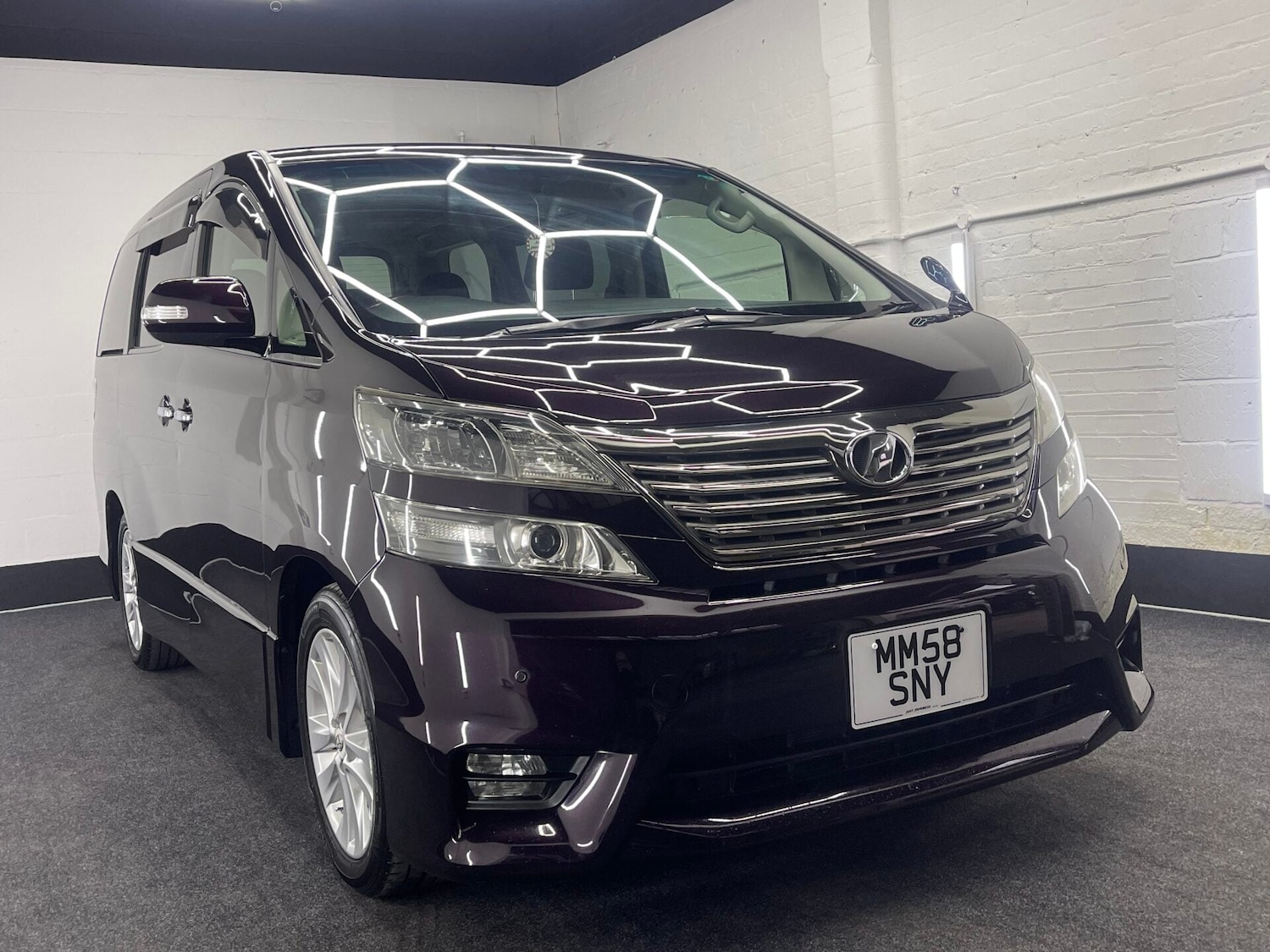 Used Toyota Vellfire 2022 for sale - 77039074: Photo 2