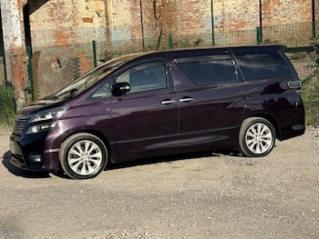 2022 - 2.4 Z + 8 Seater + Purple Pearl 5-Door