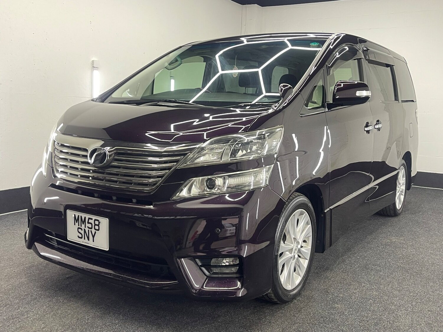 Used Toyota Vellfire 2008 for sale - 76412149: Photo 4