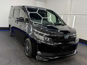 Used Toyota Voxy 2015 for sale - 73850068: Photo