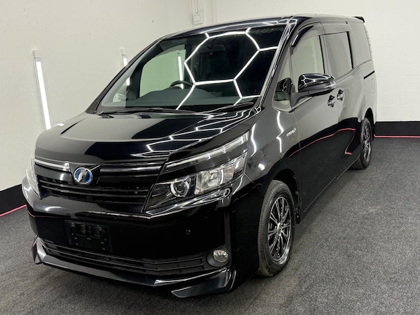 Used Toyota Voxy 2015 for sale - 73850068: Photo 4