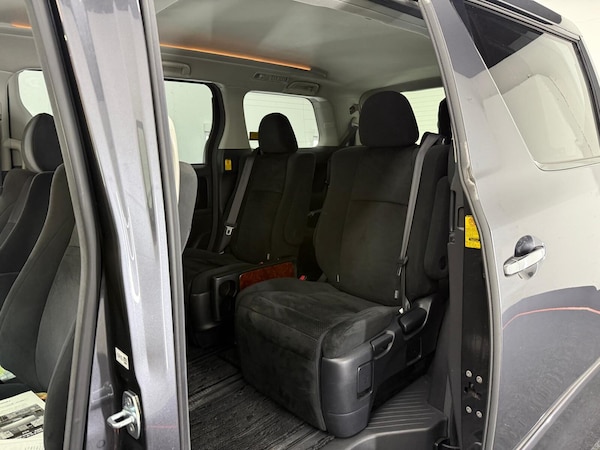 Used Toyota Vellfire 2010 for sale - 74825318: Photo 10