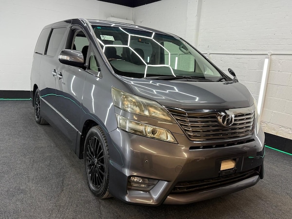 Used Toyota Vellfire 2010 for sale - 74825318: Photo 2