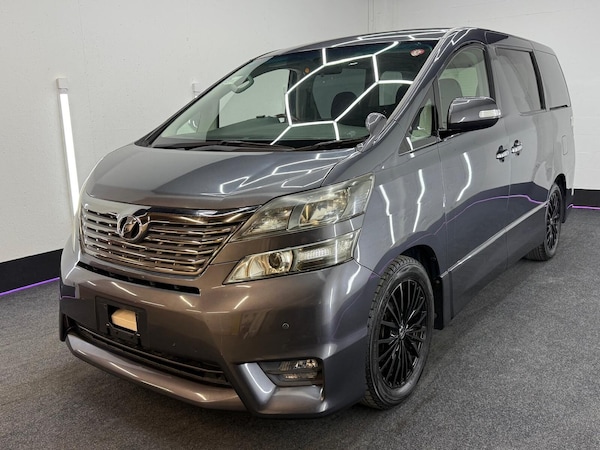 Used Toyota Vellfire 2010 for sale - 74825318: Photo 4