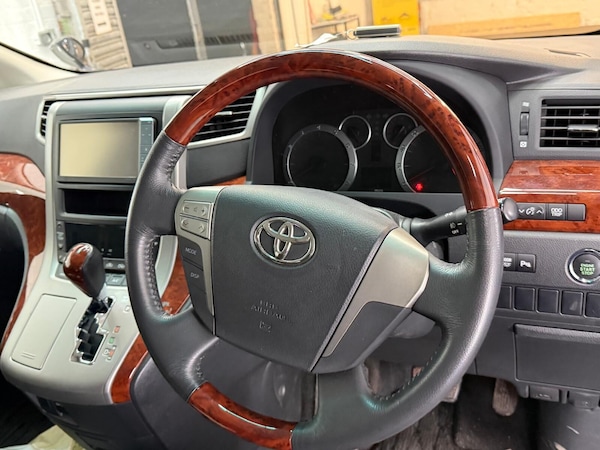 Used Toyota Vellfire 2010 for sale - 74825318: Photo 9