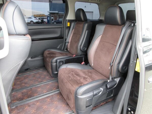 Used Toyota Alphard 2013 for sale - 73850054: Photo 11