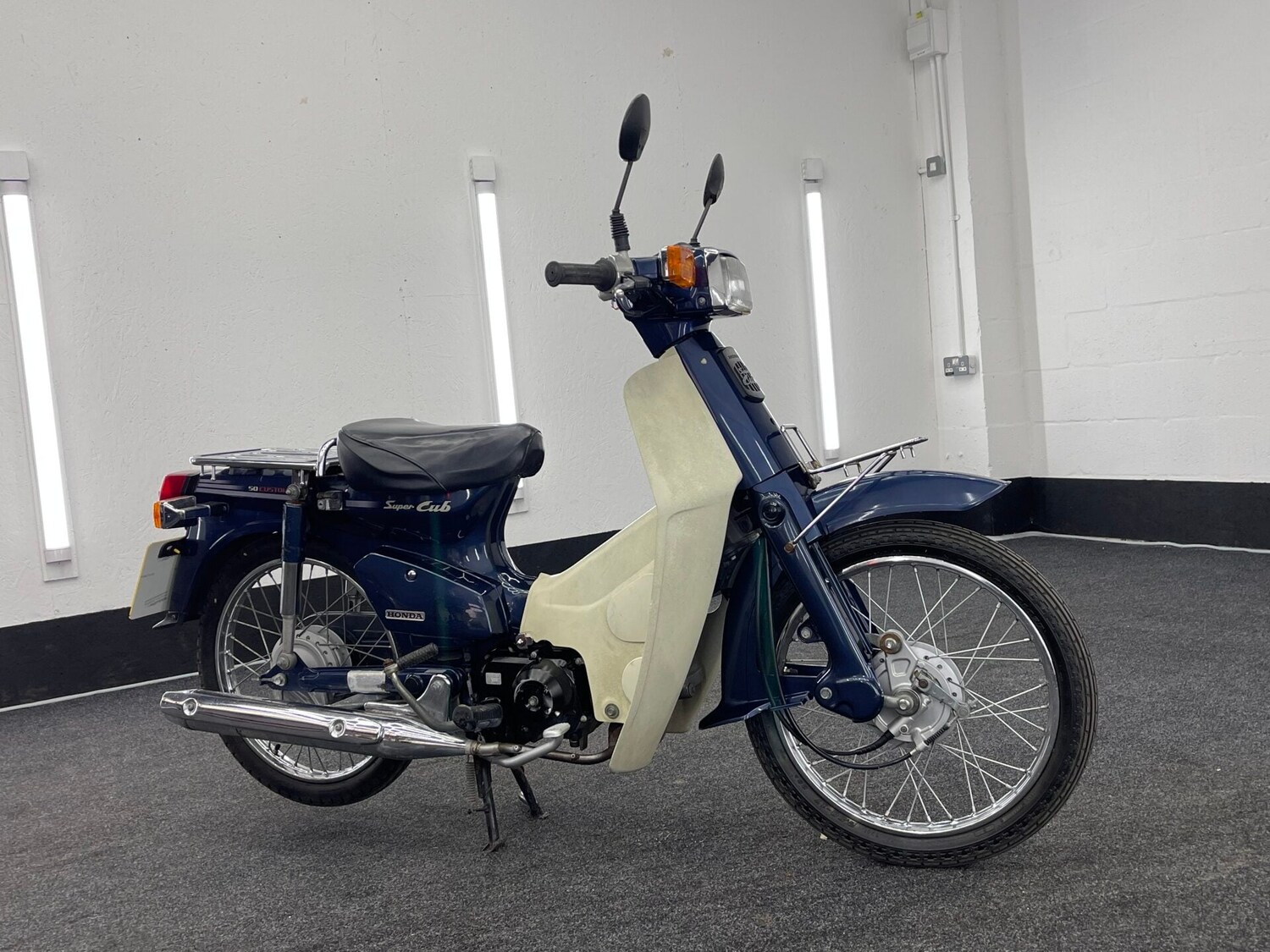 Honda C90