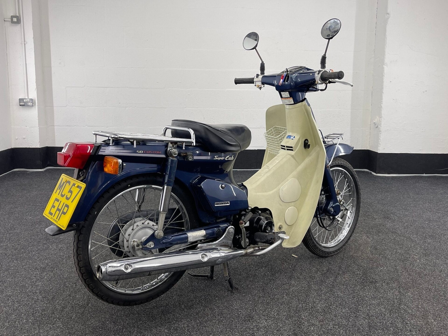 Honda C90