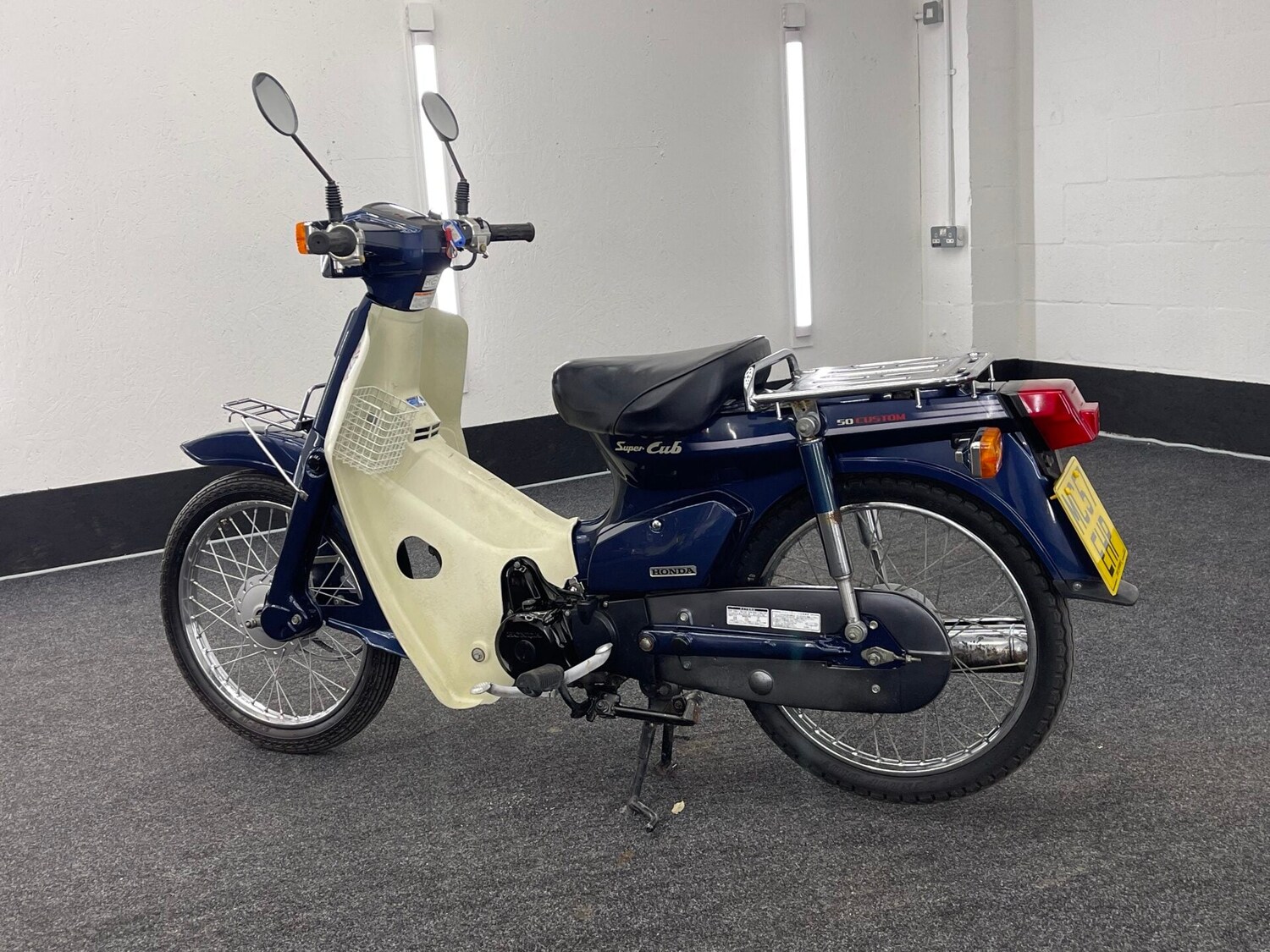 Honda C90
