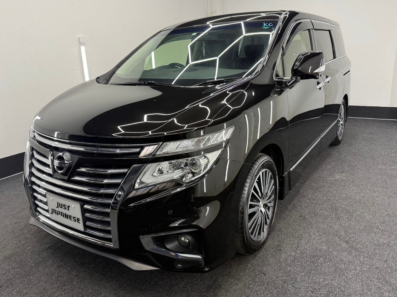 Used Nissan Elgrand 2018 for sale - 77039002: Photo 3