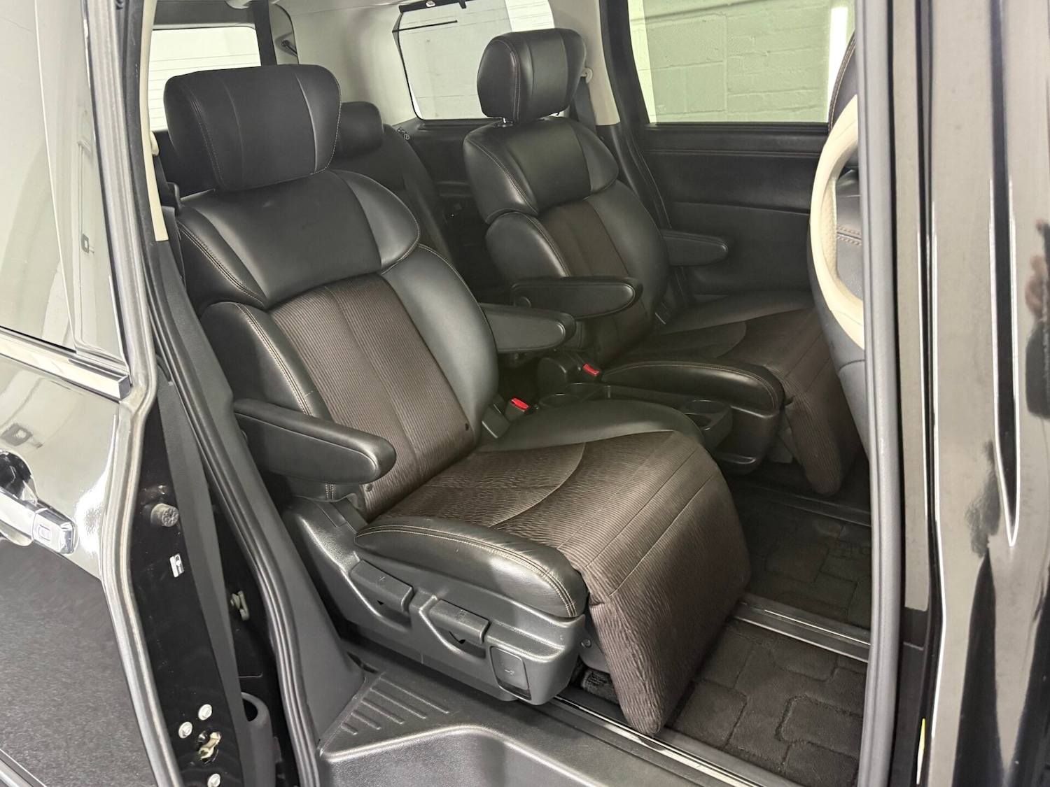 Used Nissan Elgrand 2018 for sale - 77039002: Photo 7