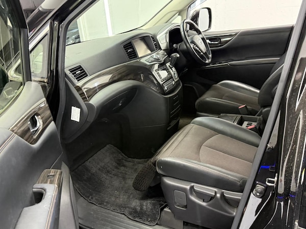 Used Nissan Elgrand 2018 for sale - 73850035: Photo 13