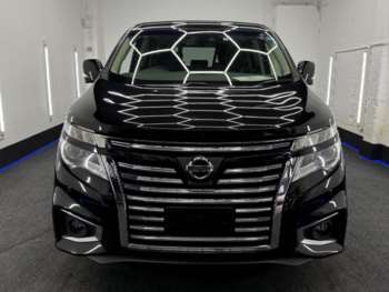 Used Nissan Elgrand 2018 for sale - 73850035: Photo