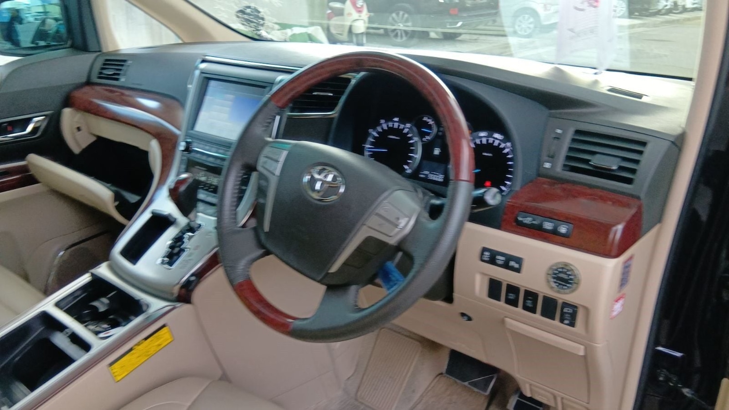 Used Toyota Vellfire 2011 for sale - 77039053: Photo 12