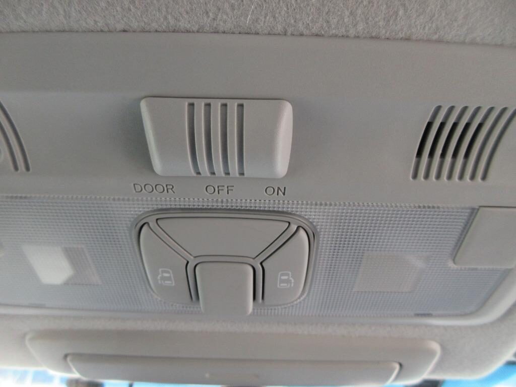 Used Toyota Estima 2012 for sale - 77001308: Photo 18