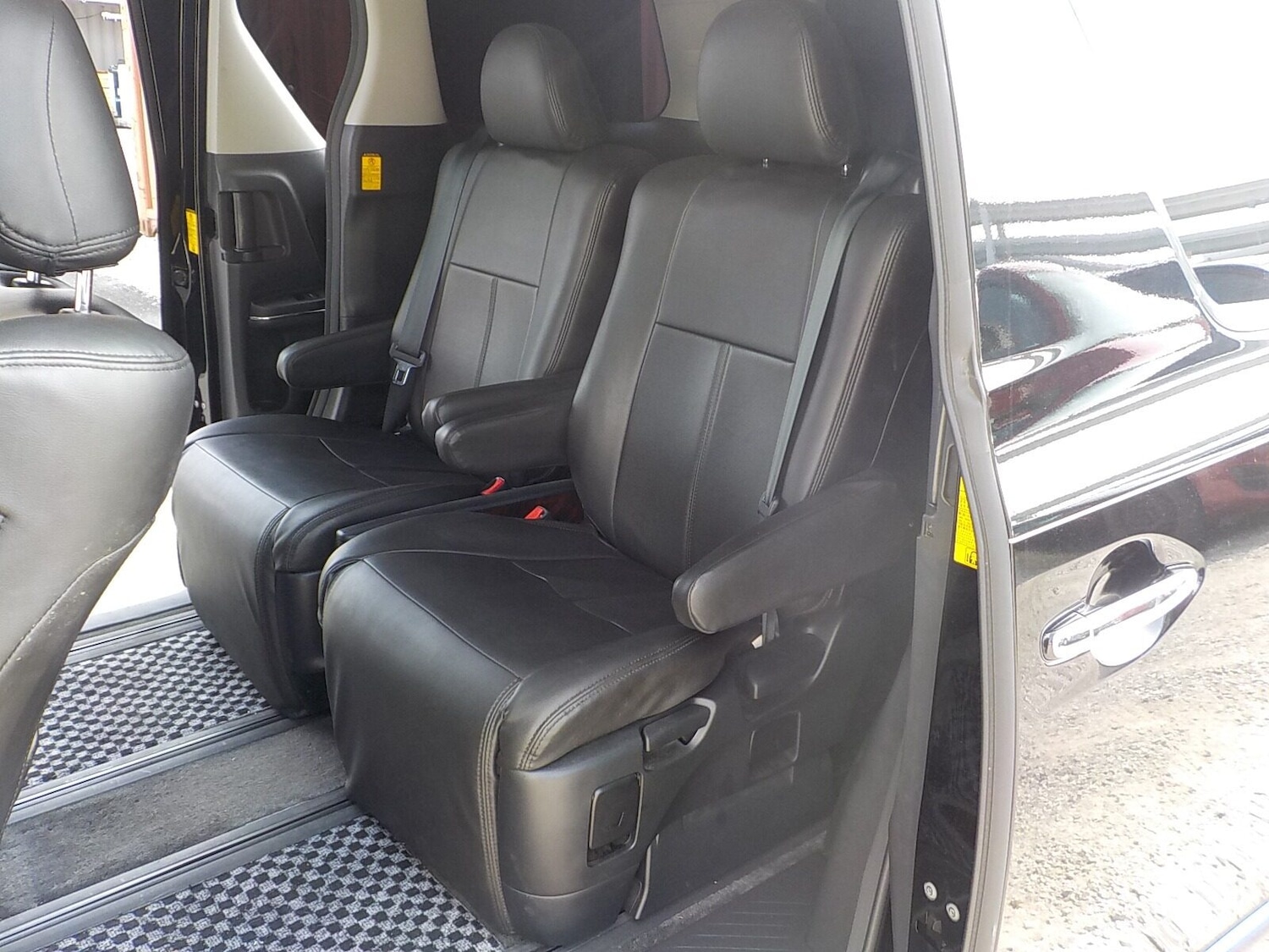 Vehicle 33