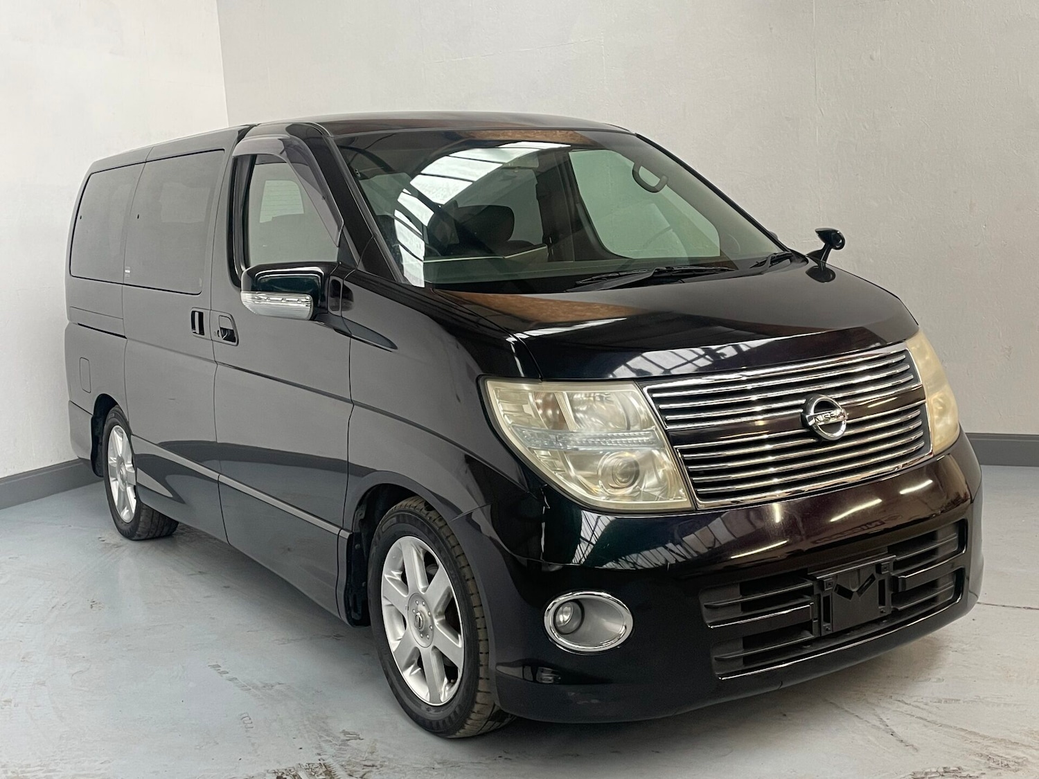 Used Nissan Elgrand 2007 for sale - 77039045: Photo 2