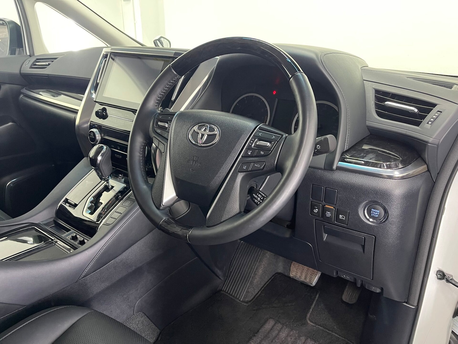 Used Toyota Alphard 2025 for sale - 77039017: Photo 10