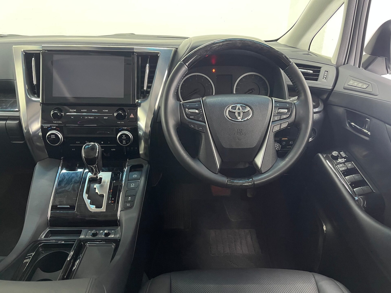 Used Toyota Alphard 2025 for sale - 77039017: Photo 11