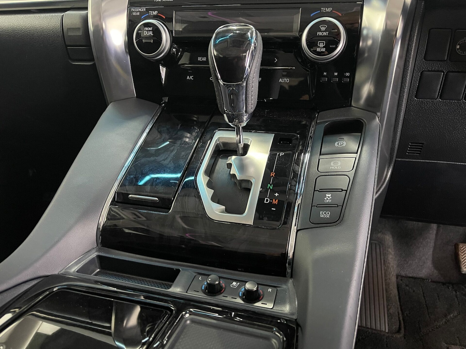 Used Toyota Alphard 2025 for sale - 77039017: Photo 12