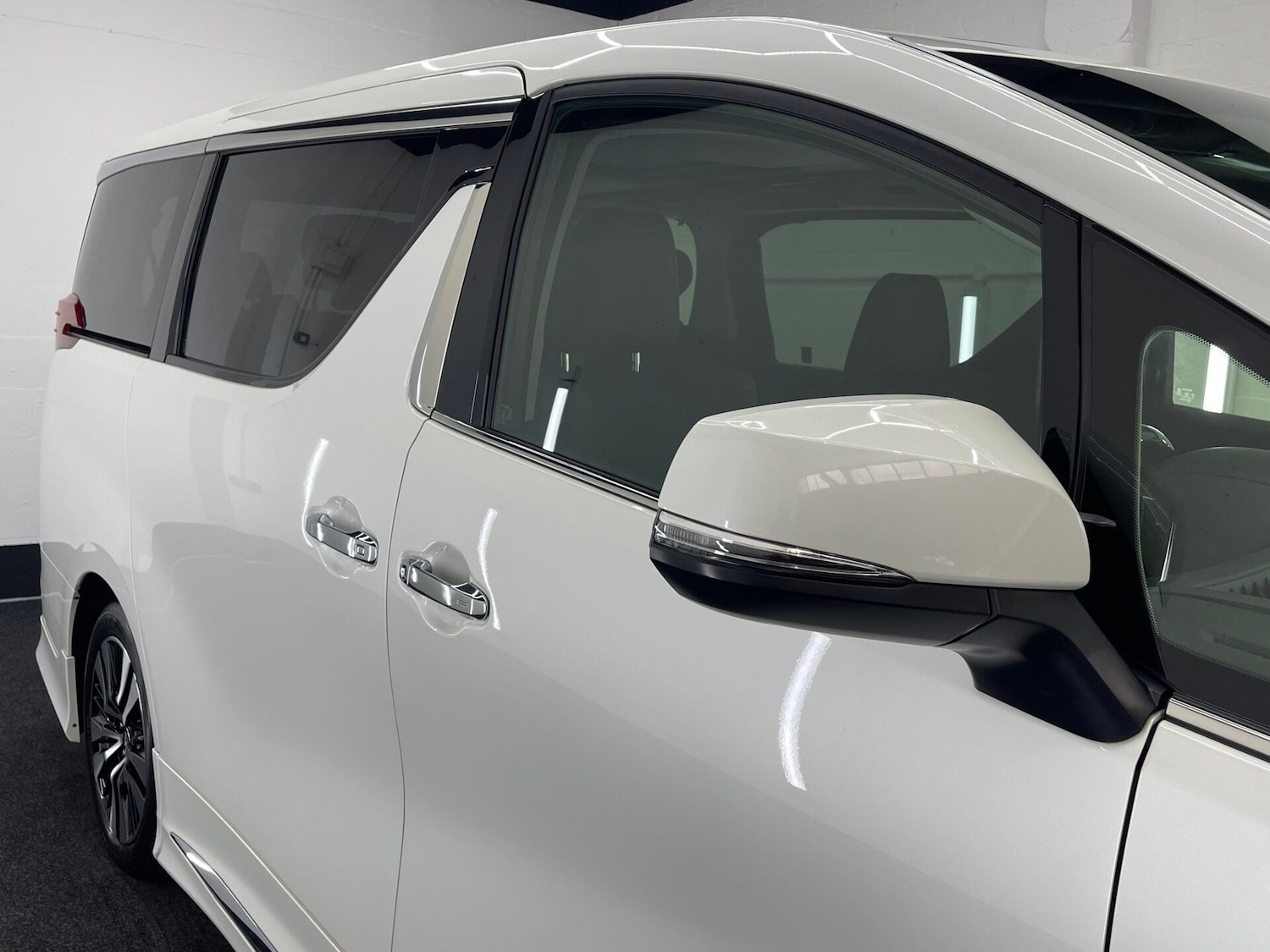 Used Toyota Alphard 2025 for sale - 77039017: Photo 33