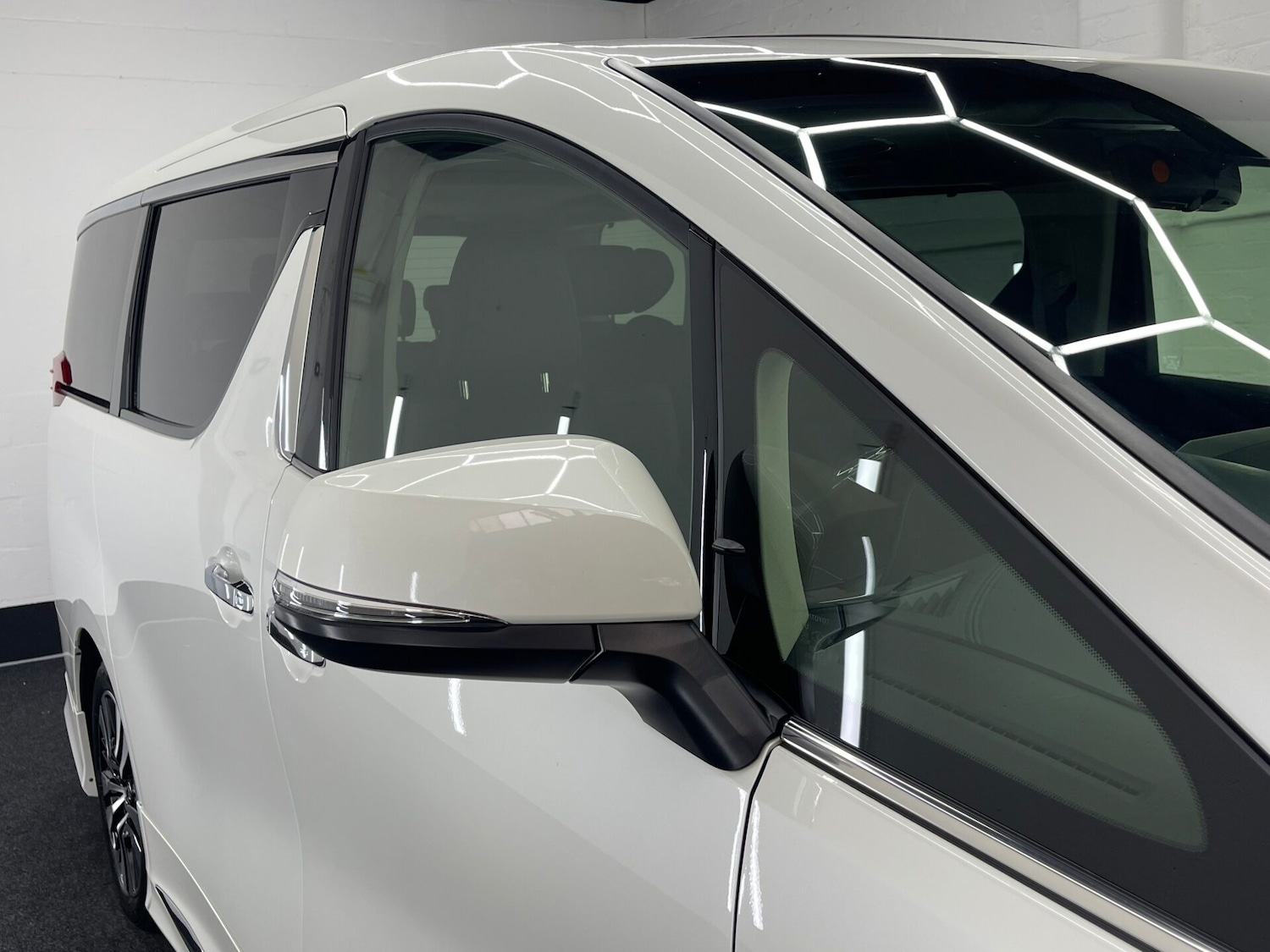 Used Toyota Alphard 2025 for sale - 77039017: Photo 34