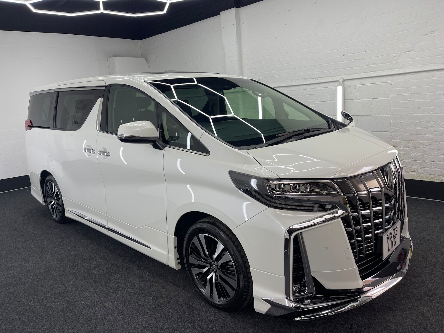Used Toyota Alphard 2025 for sale - 77039017: Photo 36