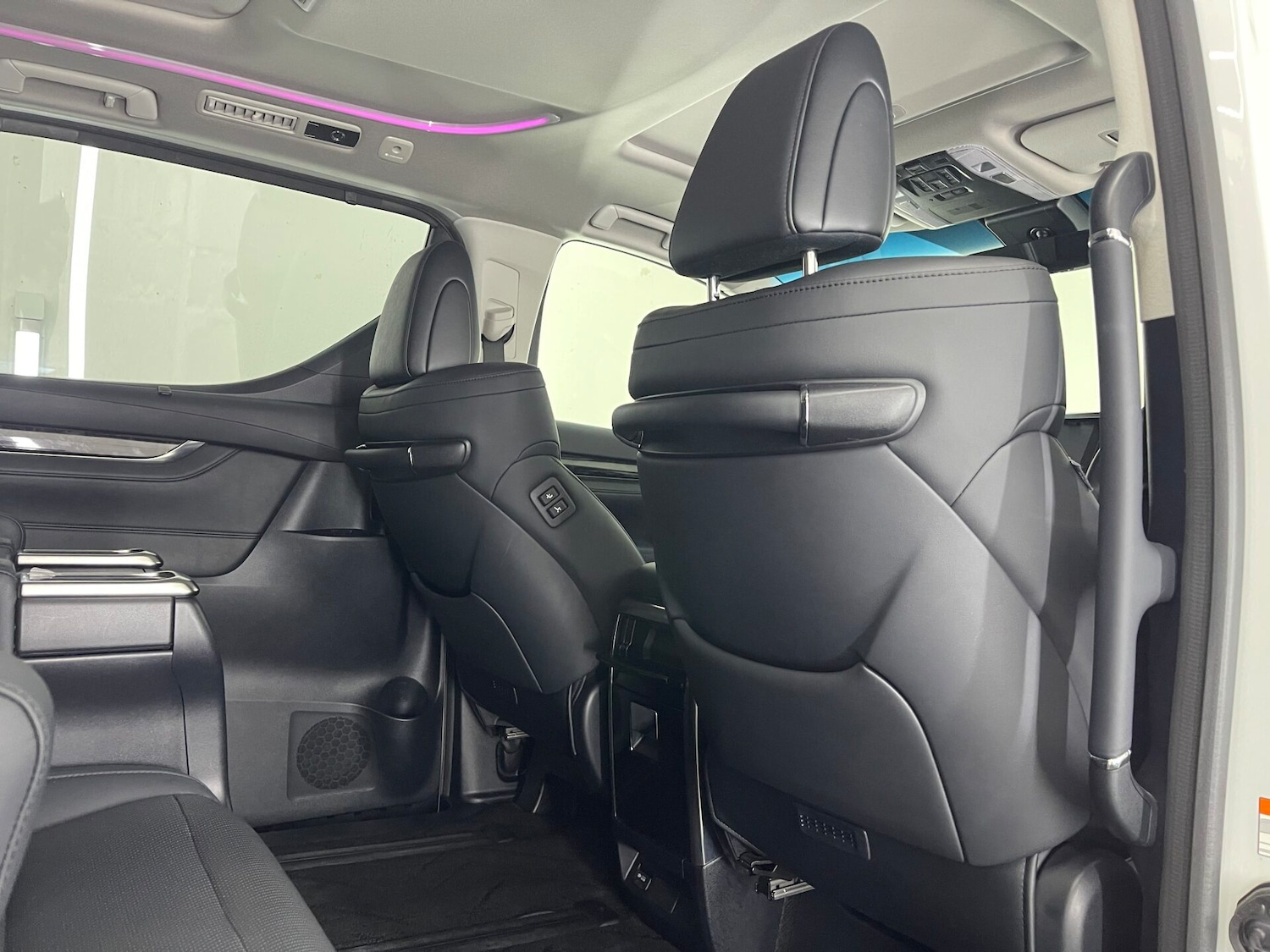 Used Toyota Alphard 2025 for sale - 77039017: Photo 45