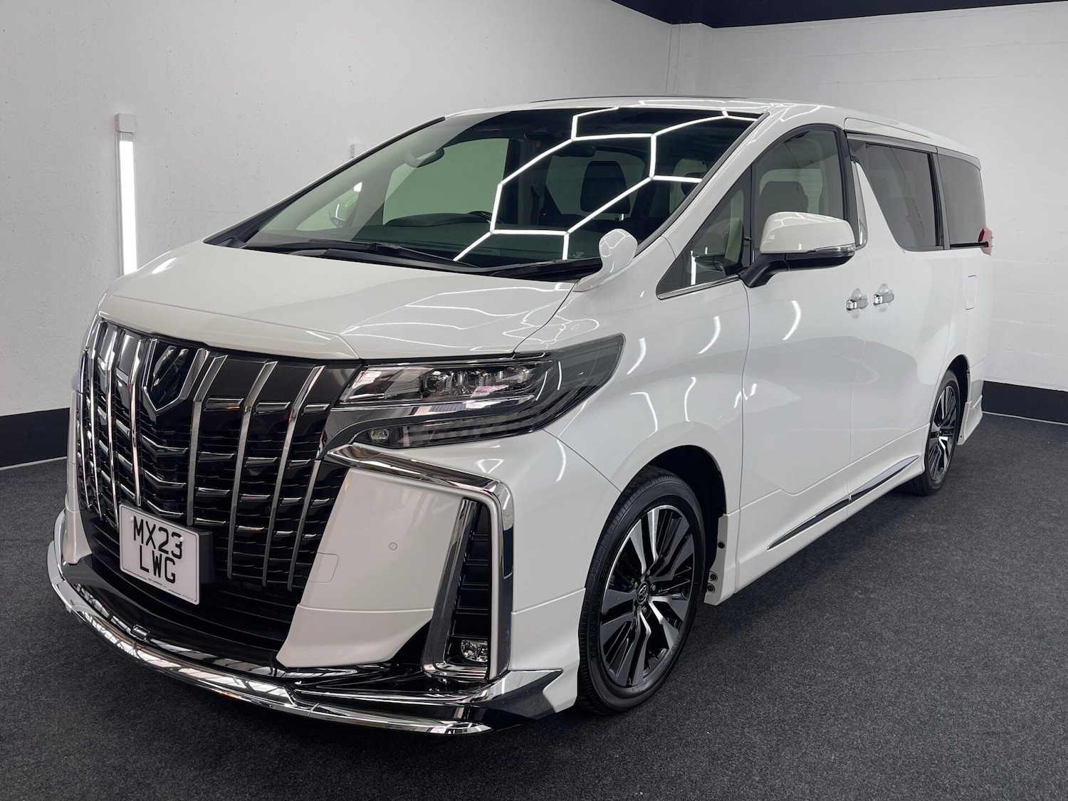 Used Toyota Alphard 2025 for sale - 77039017: Photo 5