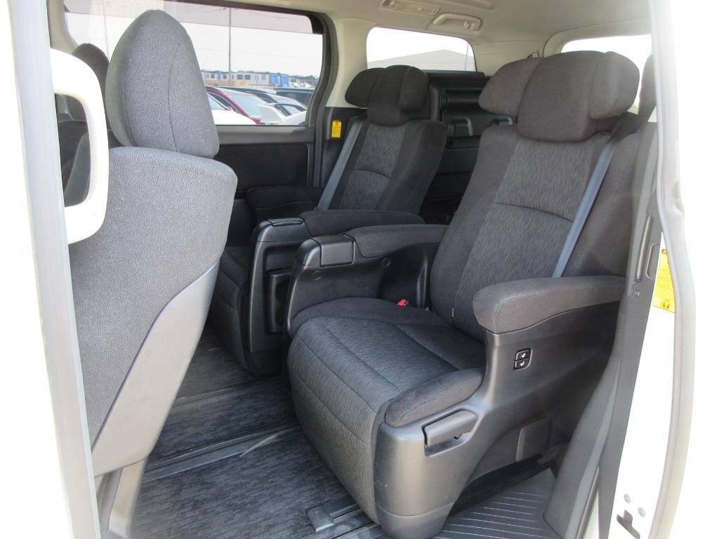 Used Toyota Vellfire 2013 for sale - 77039004: Photo 4