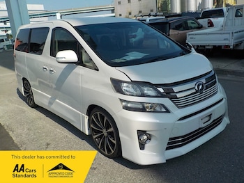 2013 - 2.4Z GOLDEN EYES + 7 Seats 5-Door