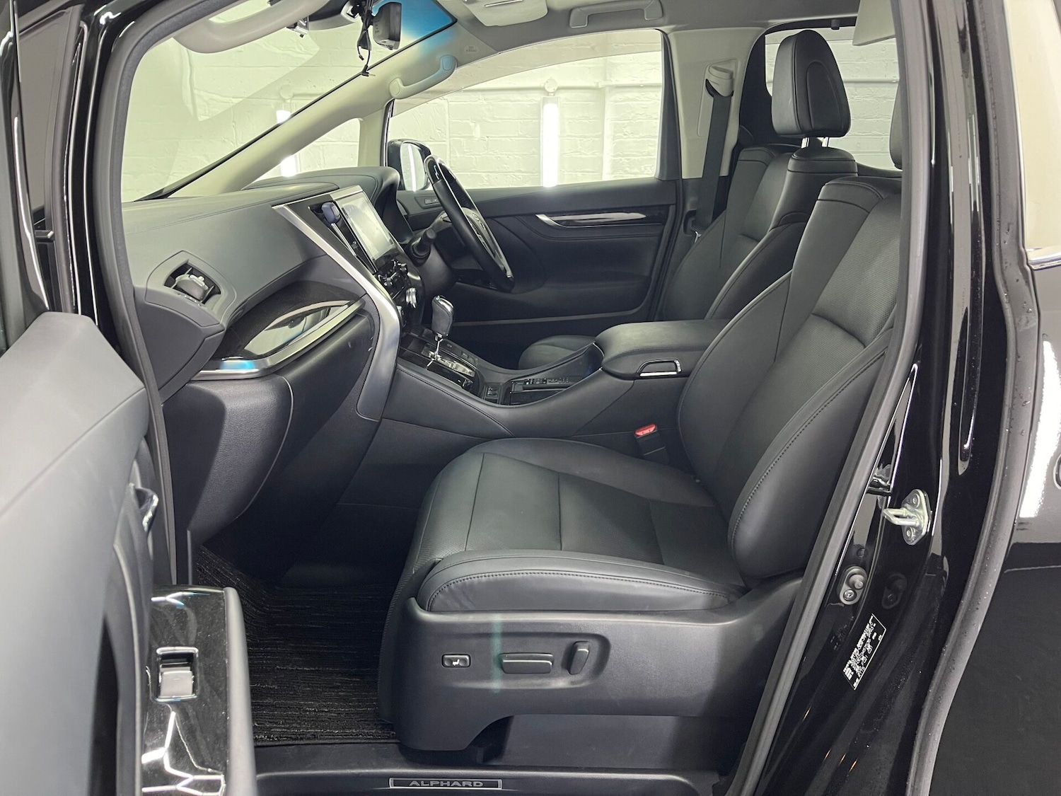 Used Toyota Alphard 2025 for sale - 77039056: Photo 10