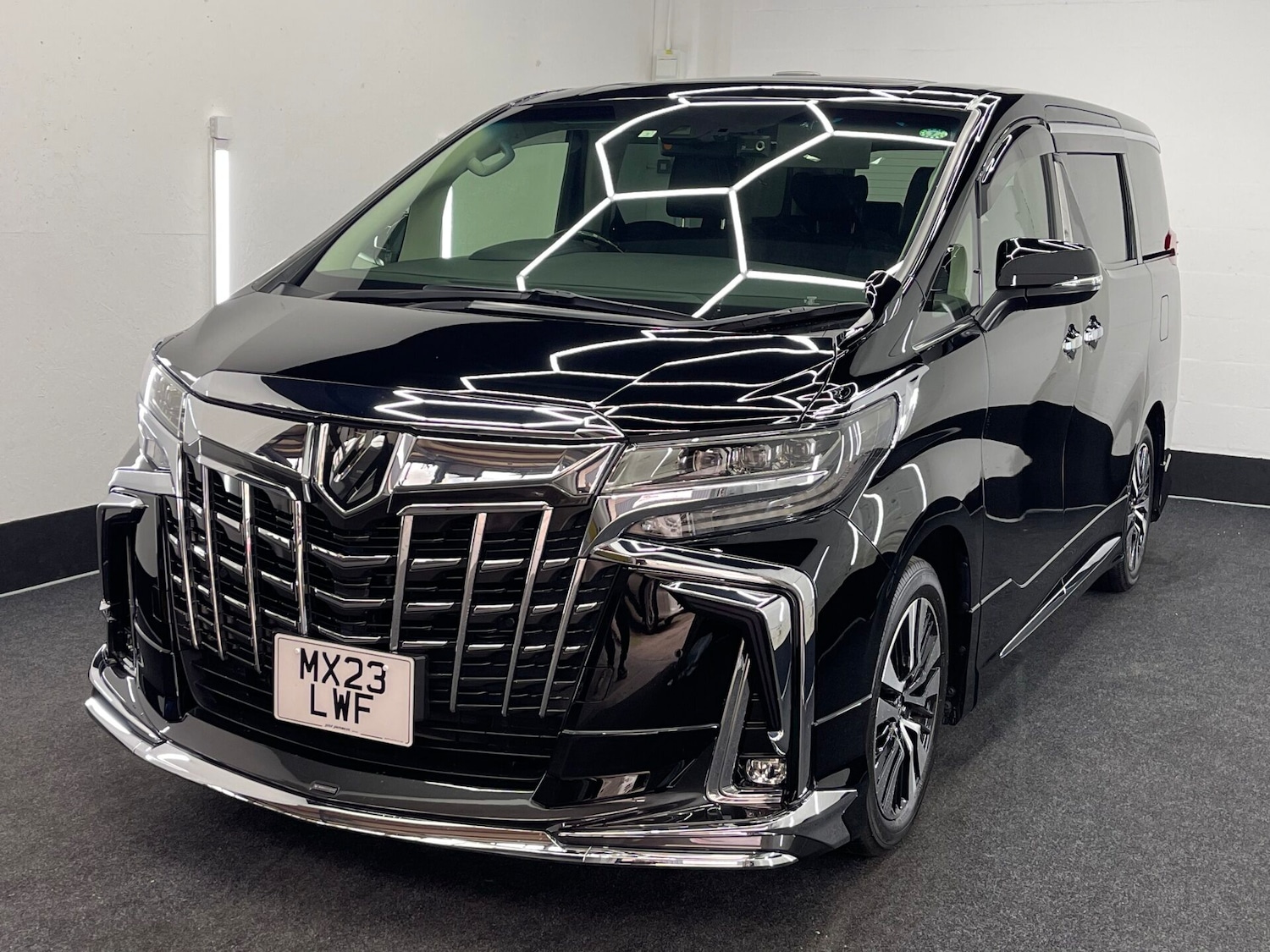 Used Toyota Alphard 2025 for sale - 77039056: Photo 3