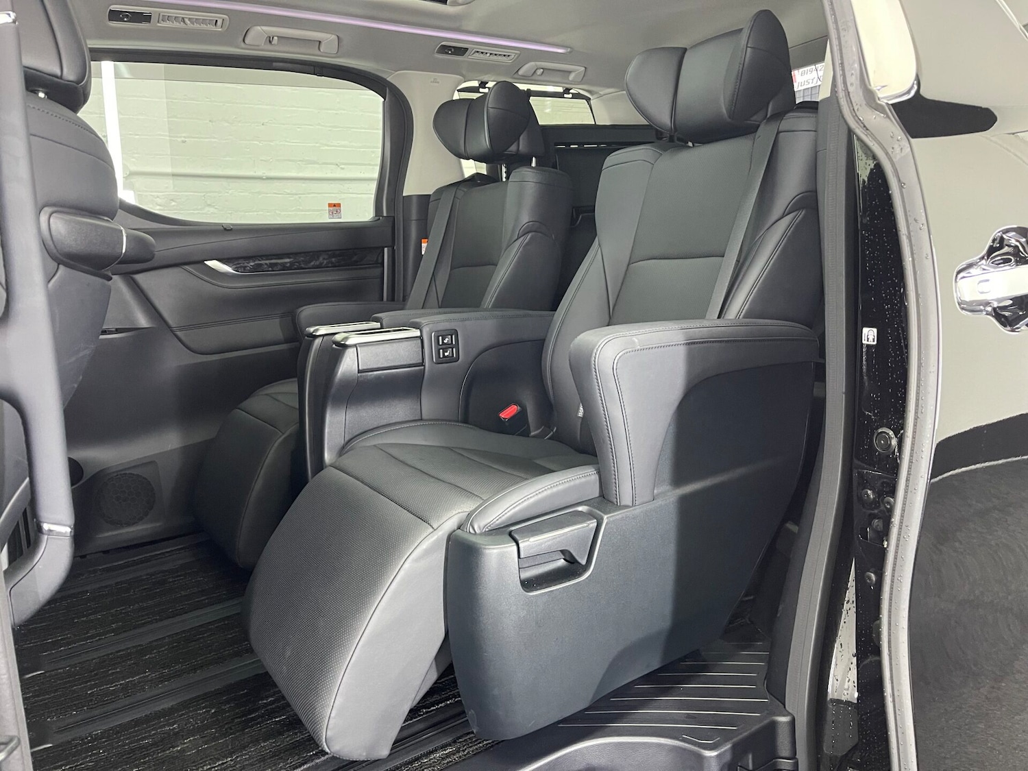 Used Toyota Alphard 2025 for sale - 77039056: Photo 30