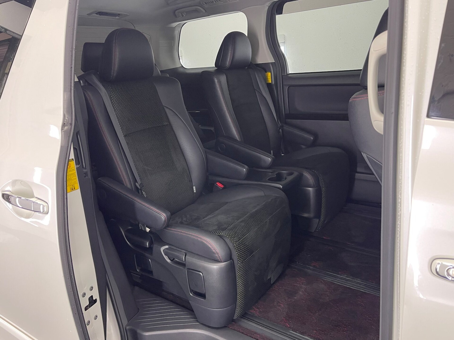 Used Toyota Vellfire 2014 for sale - 75912810: Photo 15